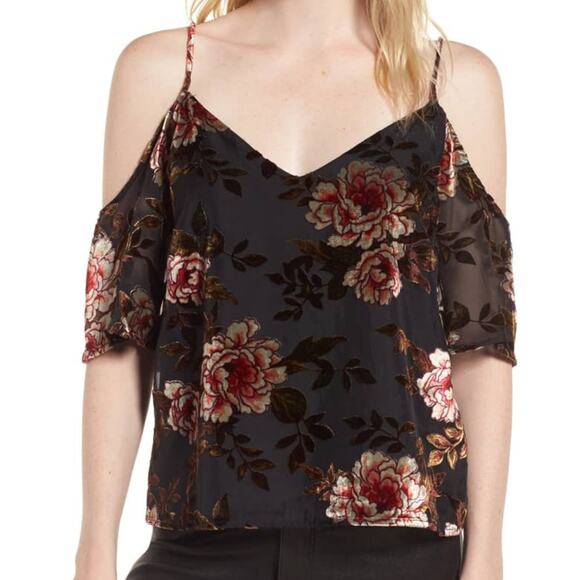 cupcakes & cashmere Tops - CUPCAKES AND CASHMERE Jovelyn Off the Shoulder Top